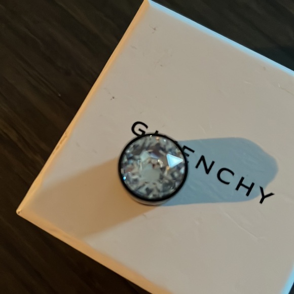 Available only for a week!! Givenchy magnetic crystal earring - Picture 2 of 5